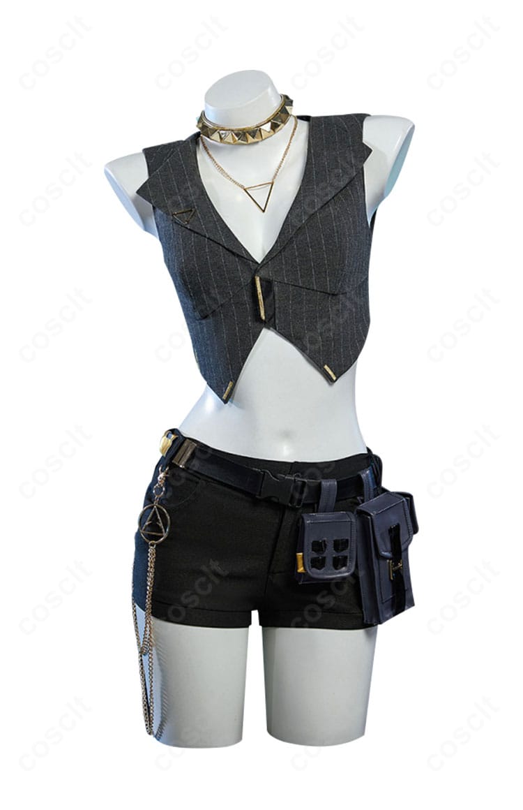 ロザンナ 衣装の正面ディテール。刺繍調意匠とメタルパーツ、フロント周りの質感を拡大