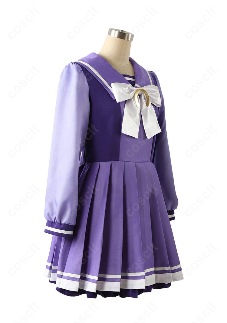 ウマ娘 プリティーダービー トレセン学園制服 冬服セーラー コスプレ衣装のサイドビュー。ウエストラインと裾の落ち感がわかる横姿。