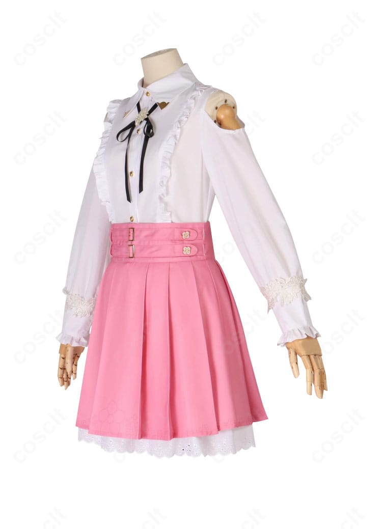 インナーシャツ左側ディテール。配色と糸色のコントラスト、カフスの縫い目まで確認可能。