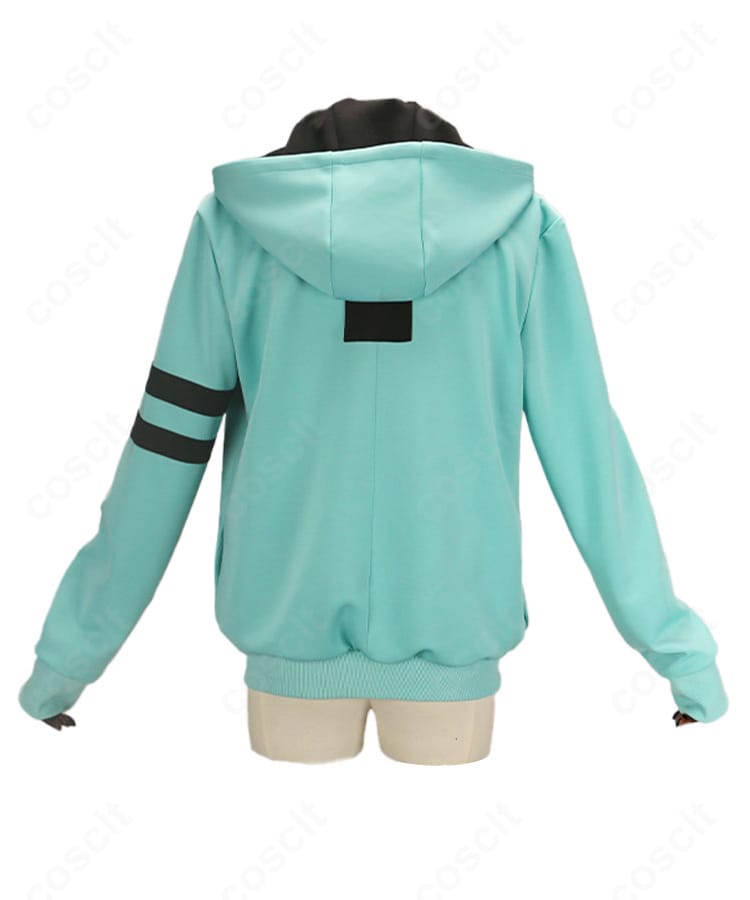 金木研 私服コートの背面ショット。背中の縦ラインと裾のドレープを再現