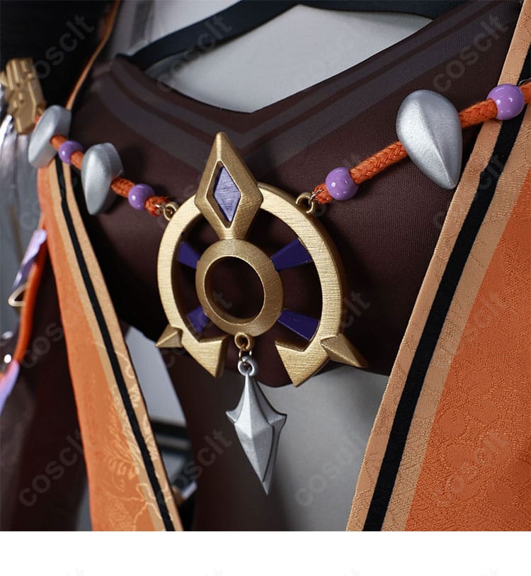 原神 イアンサ コスプレ衣装 前立て装飾近影。ステッチとパーツの質感で上質さを表現