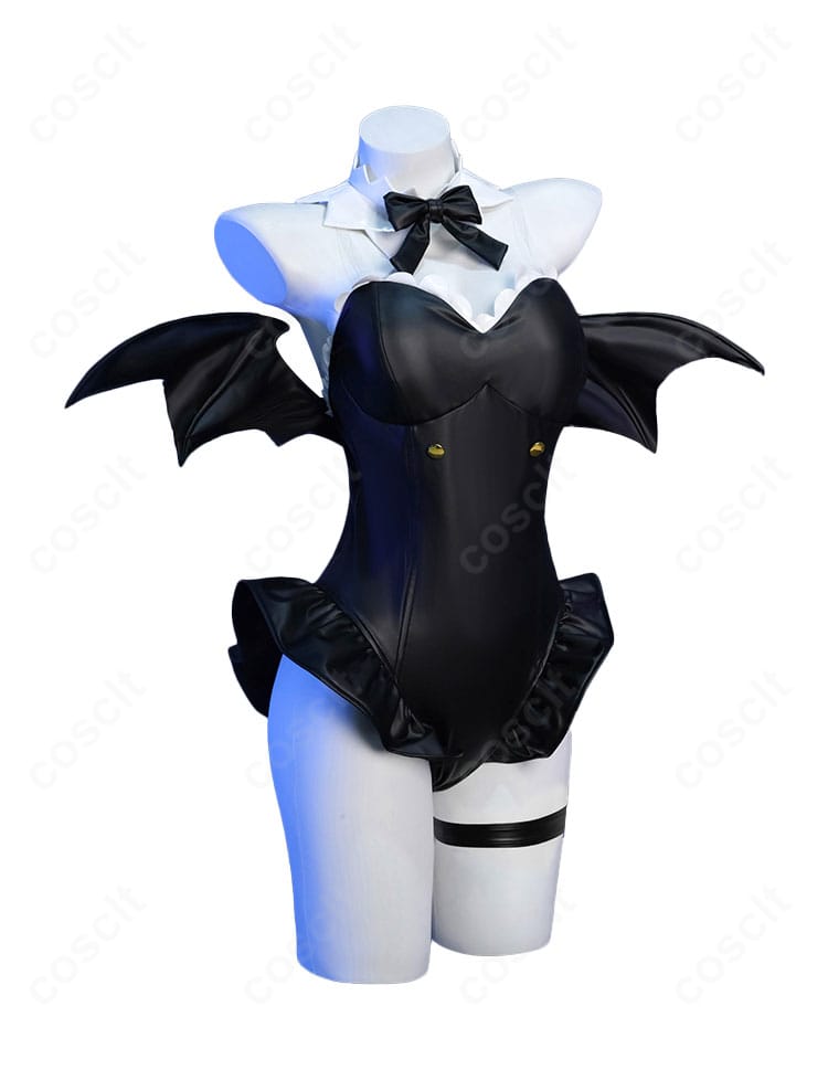 レム コスプレ衣装の背面全体。背面装飾とレオタードのフィット感、透明ストラップの取り回しを示す。