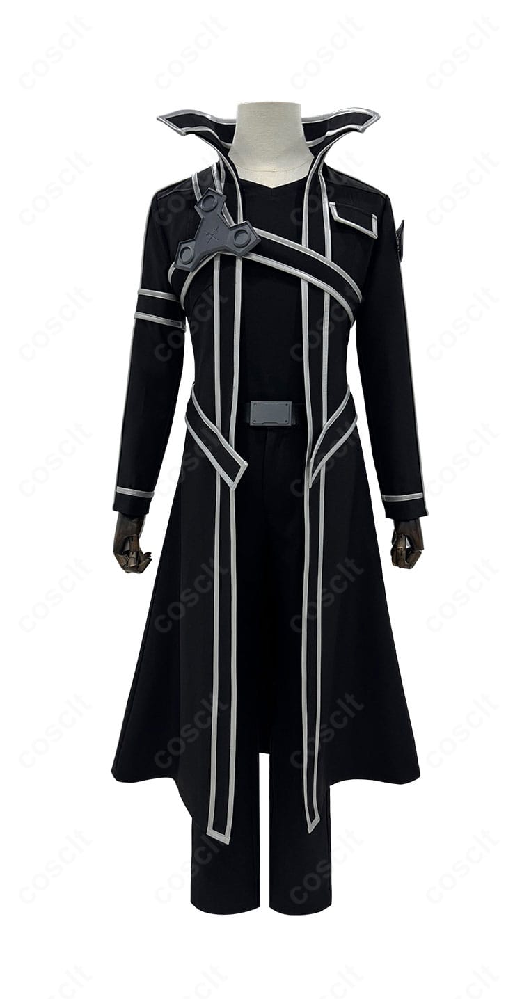 キリト コスプレ衣装 正面全体。黒のロングコートと白ラインのコントラスト、ベルトと胸飾りの配置が分かる画像。