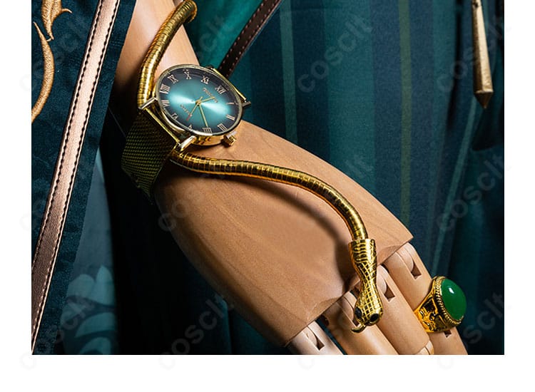 第五人格 騎士(リチャード・スターリング)の腕飾りディテール。メタル調パーツと質感の良いベルトが見える。