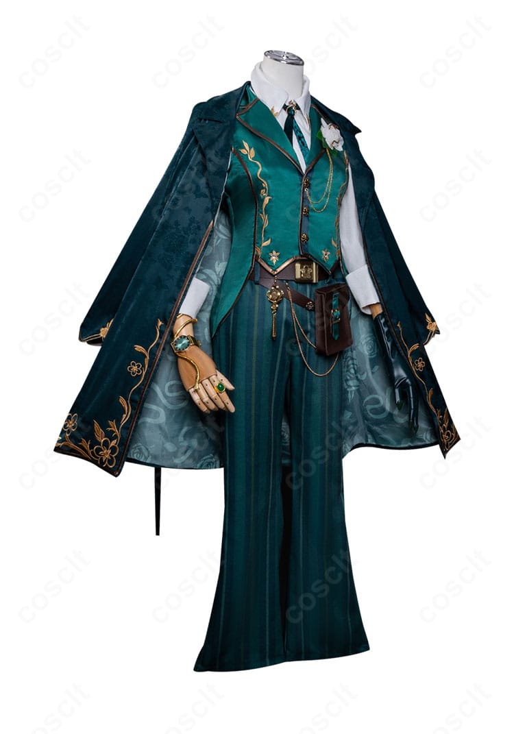 第五人格 騎士(リチャード・スターリング)コスプレの側面。ロングコートのラインとウエスト位置、飾りチェーンの落ち感を確認。