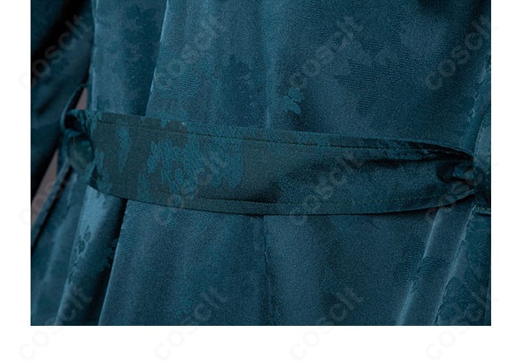 第五人格 騎士コスプレの腰紐・系帯ディテール。結び目の形と装飾金具の収まりを確認。