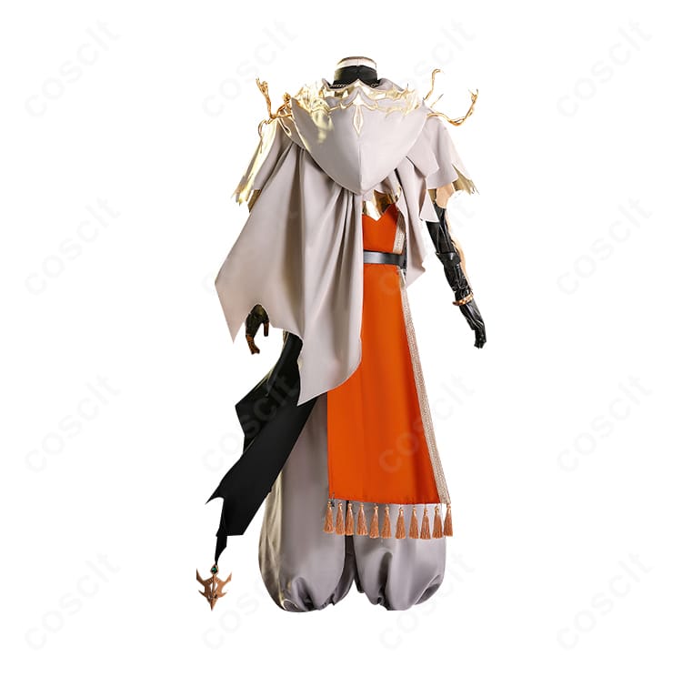 第五人格 傭兵コスプレ衣装の背面。フード付きマントのシルエットと背面装飾を強調