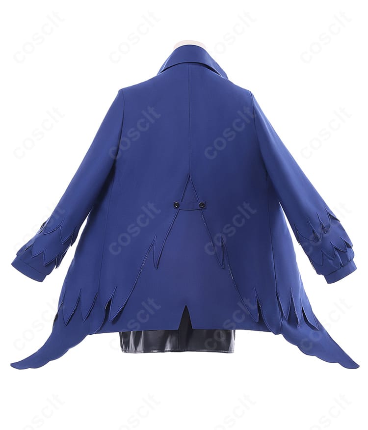 ネリッサ・レイヴンクロフト新衣装コスプレの背面。コートのラインと背面装飾の配置まで丁寧に再現。