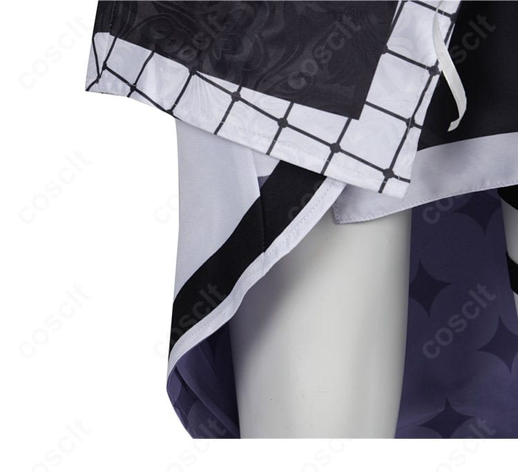 裾飾りの接写。端処理の丁寧さと装飾パーツの配置で完成度を示す一枚。