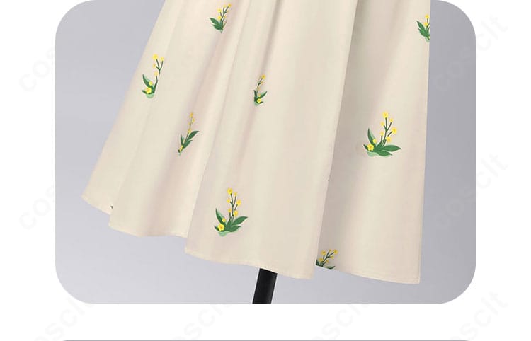 長崎そよ 私服衣装のスカート装飾。裾のラインと生地の落ち感を示すクローズアップ