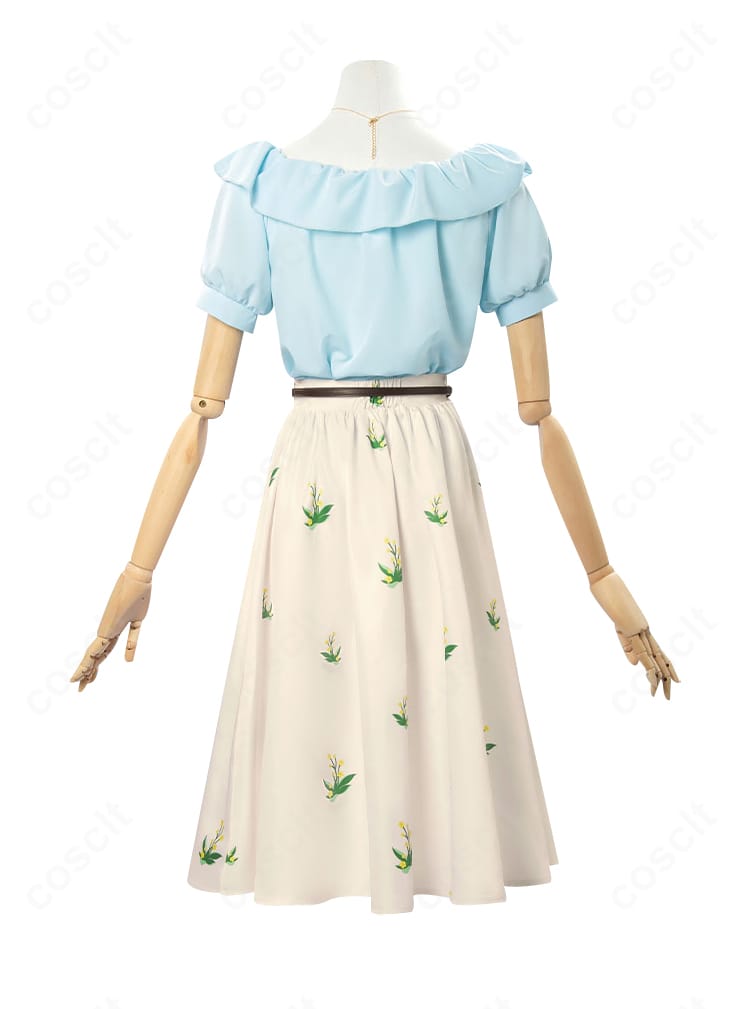 長崎そよ 私服コスプレ衣装の背面。ファスナー位置と後ろ姿のシルエットが分かる画像