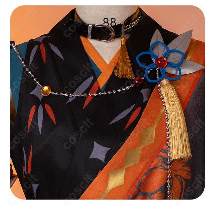 瞬祭礼衣装の首元アクセとチョーカーの接写。精巧な金具と装飾の質感が伝わる