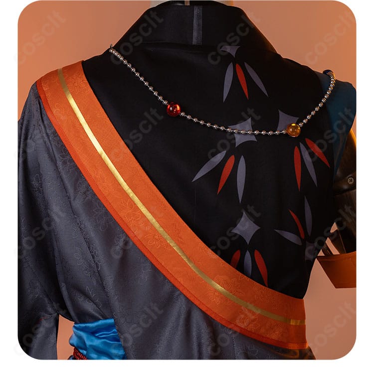 瞬祭礼衣装の背面装飾ディテール。ラインとモチーフ配置がわかる