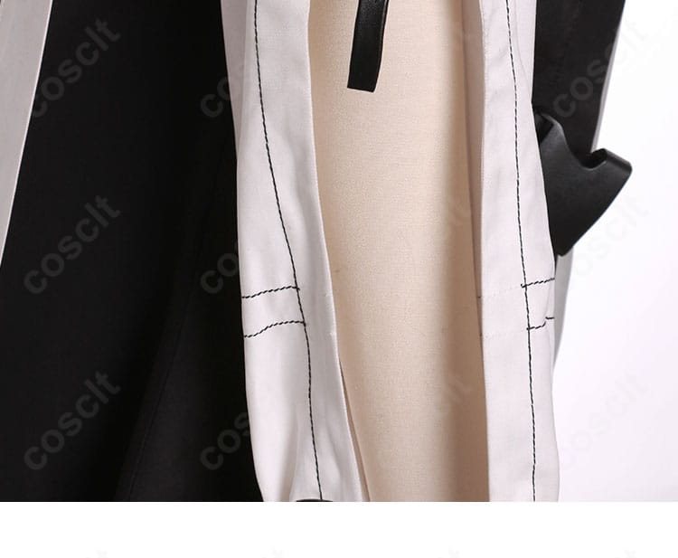 ドールズフロントライン2 トロロ コスプレ衣装の袖口ディテール。袖の装飾と仕上げの美しさを見せるクローズアップ