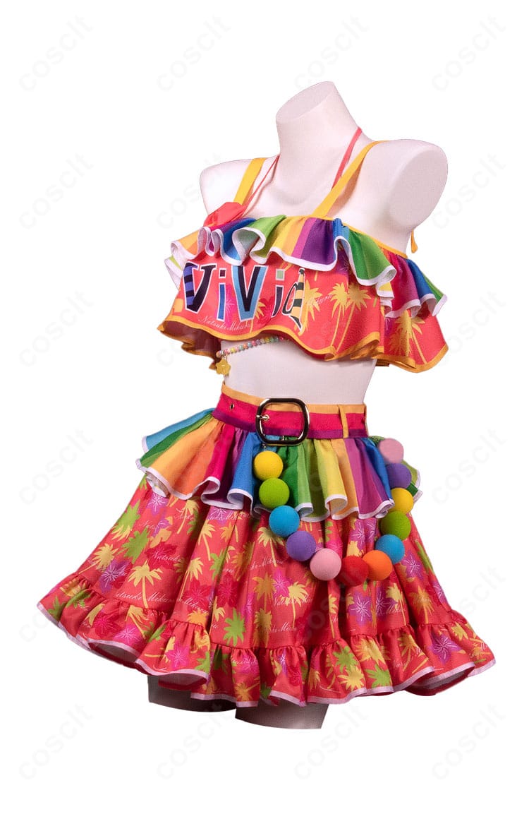 アイカツオンパレード！夏樹みくる コスプレ衣装のサイドビュー。レッグカバーや刺繍風装飾の質感が分かるディテールショット