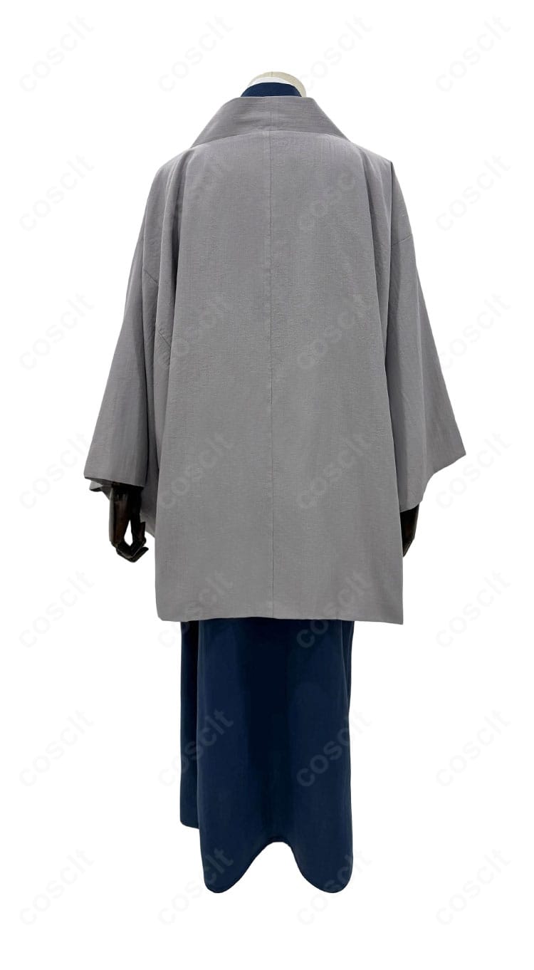 桂小太郎 コスプレ背面。羽織の落ち感や裾の直線、背中心のラインまで丁寧に作り込まれた後ろ姿。