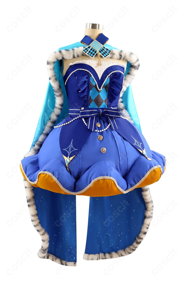 プロセカ 鳳えむ クイーン・オブ・ダイヤ コスプレ衣装の右側面。袖の形状やかぼちゃパンツのボリュームを確認できる。