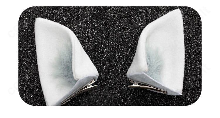 草薙寧々 cat life衣装の耳飾りディテール。形状と質感を強調し、猫モチーフを明確に表現