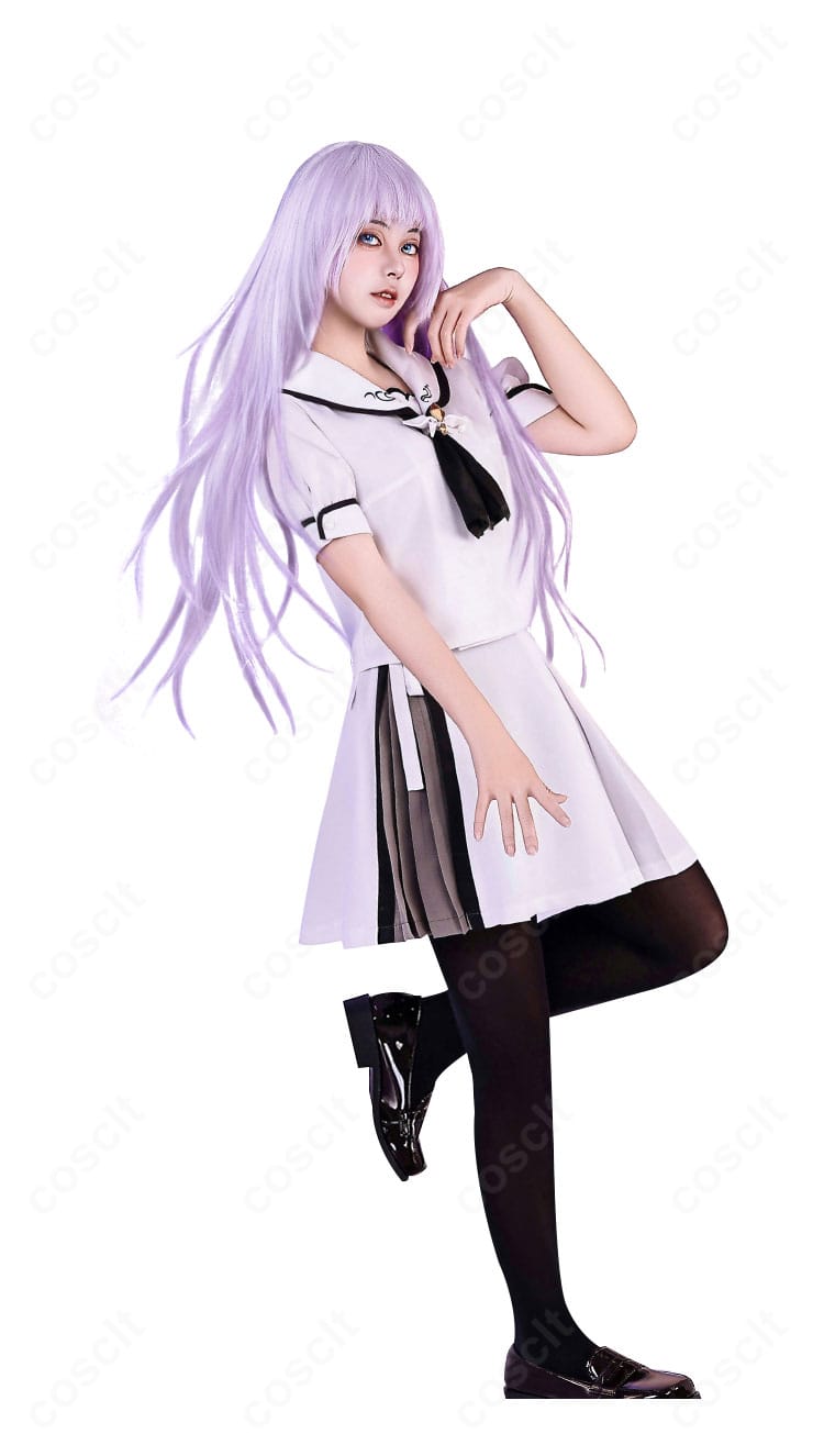 モデル着用の側面。ウエストラインとスカートの落ち感、サイド開閉仕様を示す画像