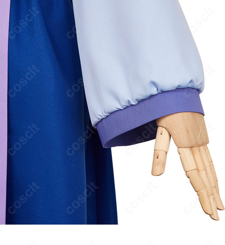 猫猫コスプレ衣装の袖口ディテール。控えめな装飾とカフの形状で上品な印象を演出