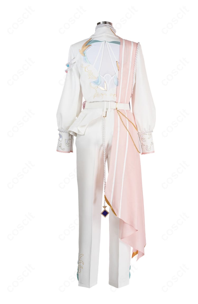 天音色コスプレ衣装の背面。背中の装飾と裾の形状、ベルト位置を明瞭に再現。