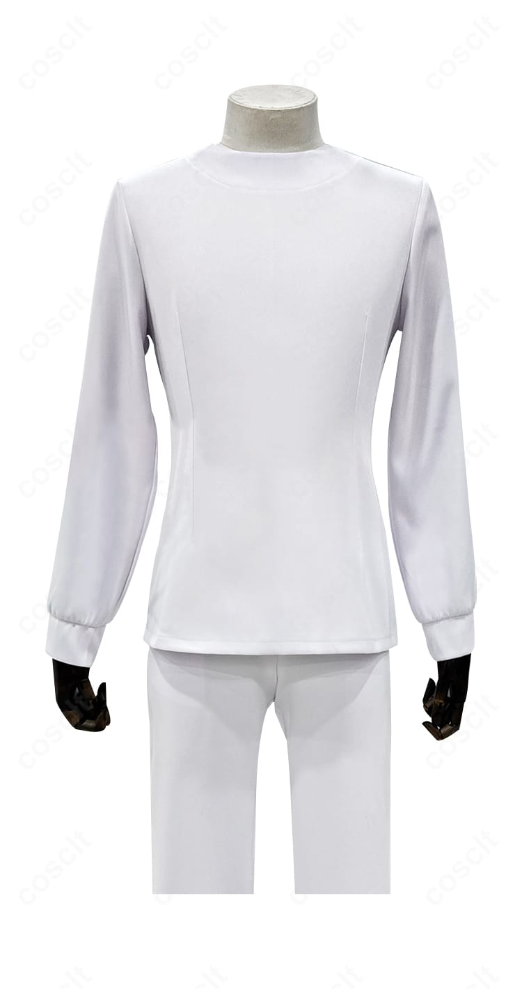 HUNTER×HUNTER クラピカ コスプレ衣装のインナー正面ディテール。襟元の形状とトップスの裁ち、配色バランスを示す画像。