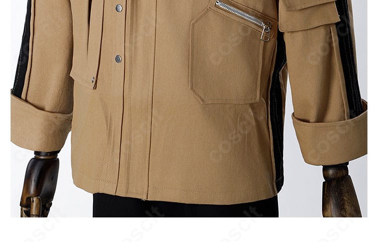 コート裾の装飾ディテール。裾のレイヤー表現と流れのあるヘムラインを強調。