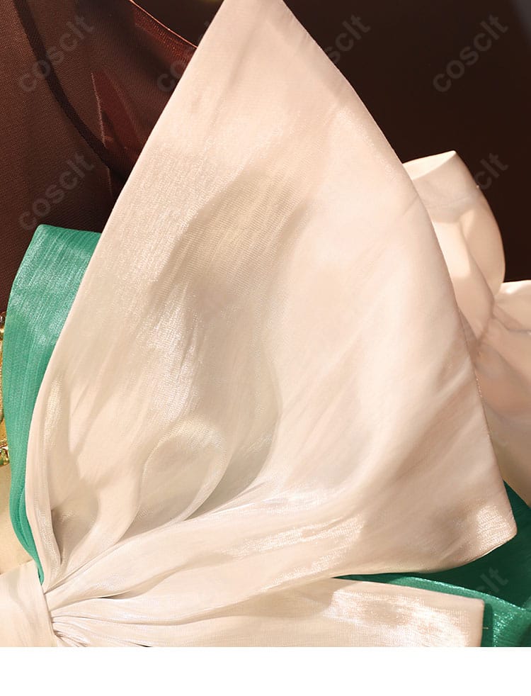 玉藻の前 太陽の神話礼装コスプレの背部の大きな蝶結び装飾のクローズアップ