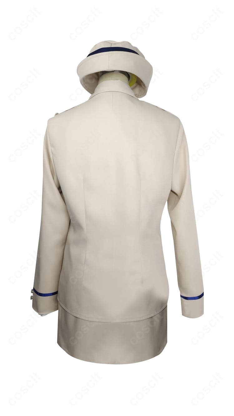 ブルーアーカイブ 列車乗務員コスプレ衣装の背面。コートのラインとウエストシェイプ、スカートの落ち感が際立つフィット感を示す画像です。