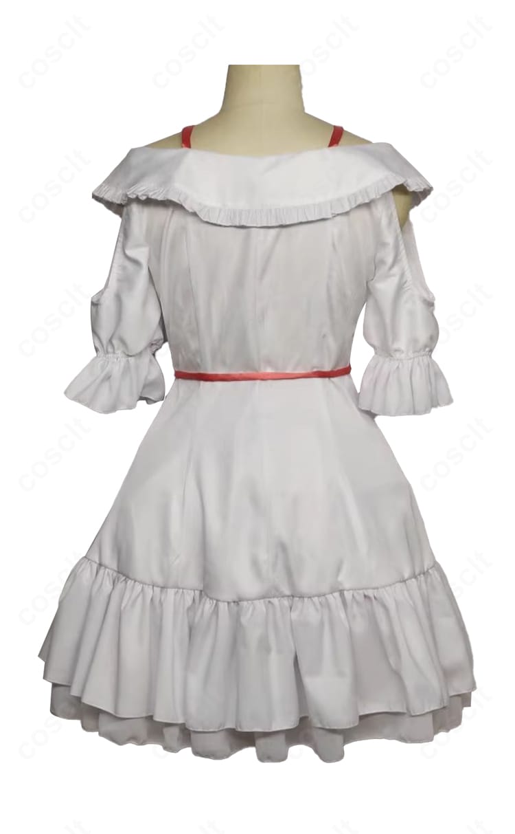 長瀬麻奈 星の海の記憶コスプレ衣装の背面。背中の開閉部と美しいライン、ヘムの仕立てを強調