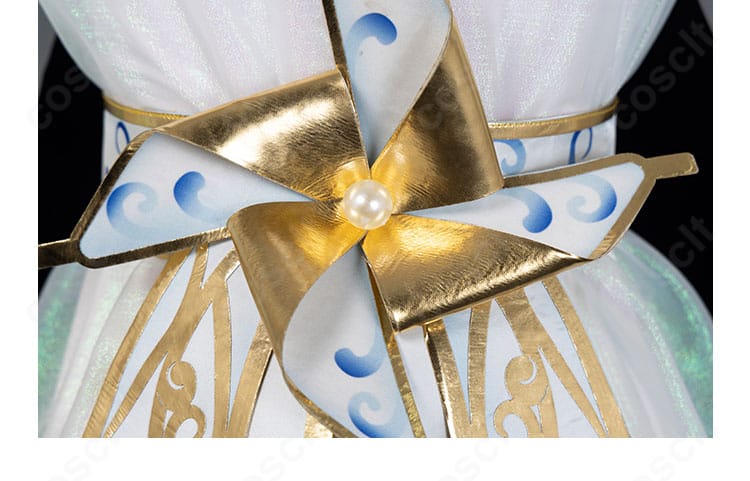 Identity V 気象学者コスの背面装飾クローズアップ。翼根元の取り付け部と装飾パーツの仕上げが見える写真