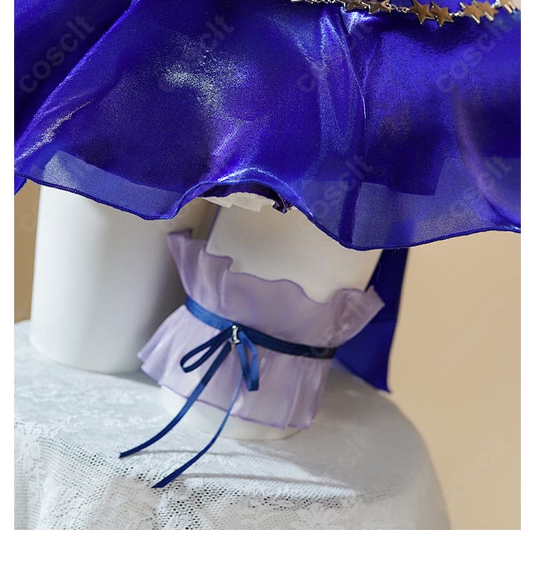 太もも飾りのディテール。固定位置と撮影での見え方を確認できる写真