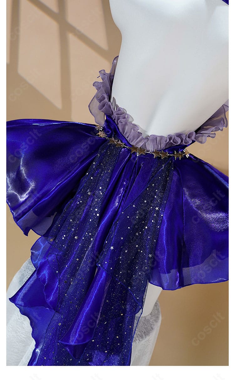 背面装飾の接写。蝶結びと背中のパネルラインの質感表現