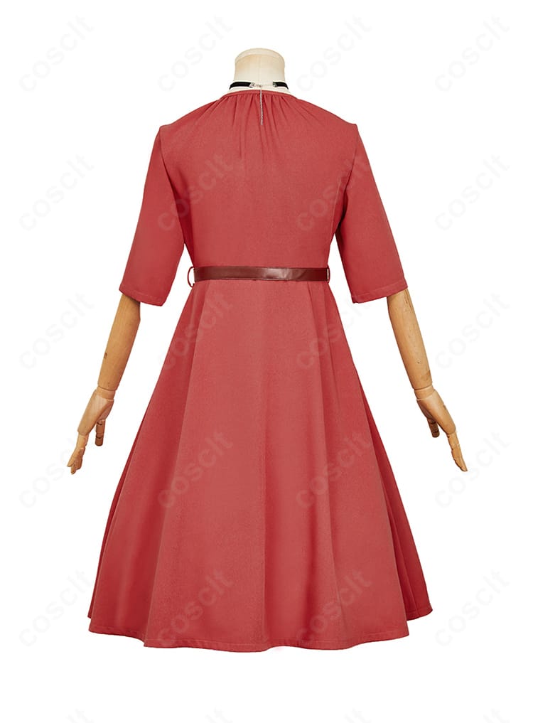 若月ニコ コスプレ衣装の背面。バックシルエットとベルトの後ろ姿の見え方を確認できる画像。