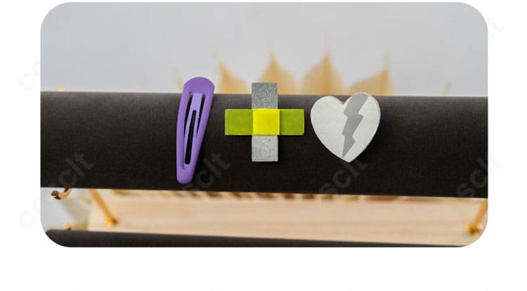 ウィンクキラー衣装の髪飾り。繊細な造形とバランスの良い色使い。