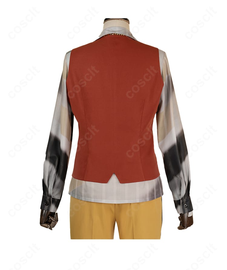 インナーシャツ背面のディテール。ヨークと背中心のラインを確認できる