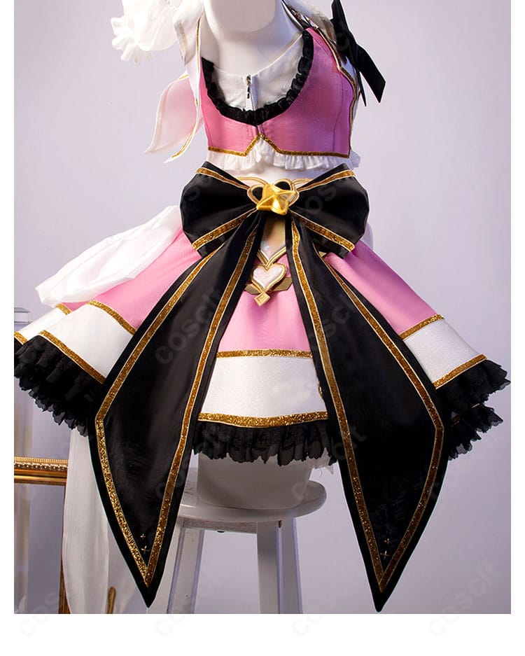 矢澤にこ衣装の腰飾り・蝶結びディテール。立体的なリボンのボリュームと縫製の仕上がりを強調。