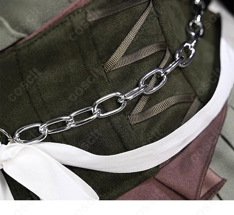 暁山瑞希 衣装の腰飾りディテール。パーツ構成と留め具の位置が分かるアップ。