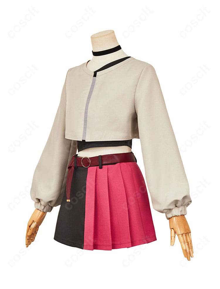 LAZARUS エレイナ衣装の左側面。コートのフレアとスカートの落ち感が見えるカット。