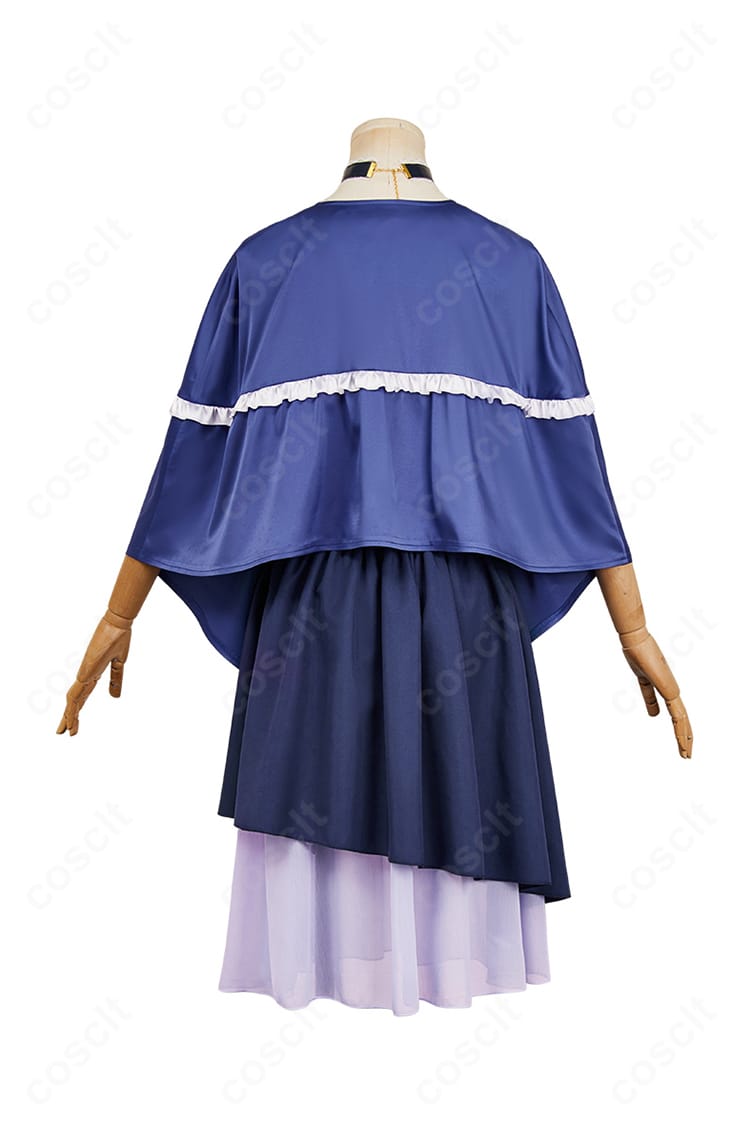 久島鴎 コスプレ衣装の背面。ショールの背中側の表情と裾の広がり、全体の後ろ姿のシルエット。