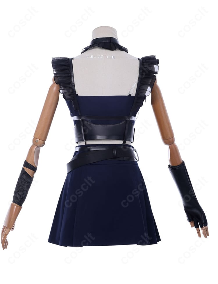 古石ビジュー コスプレ衣装の背面装飾ディテール。コート背面の装飾とテクスチャを拡大表示