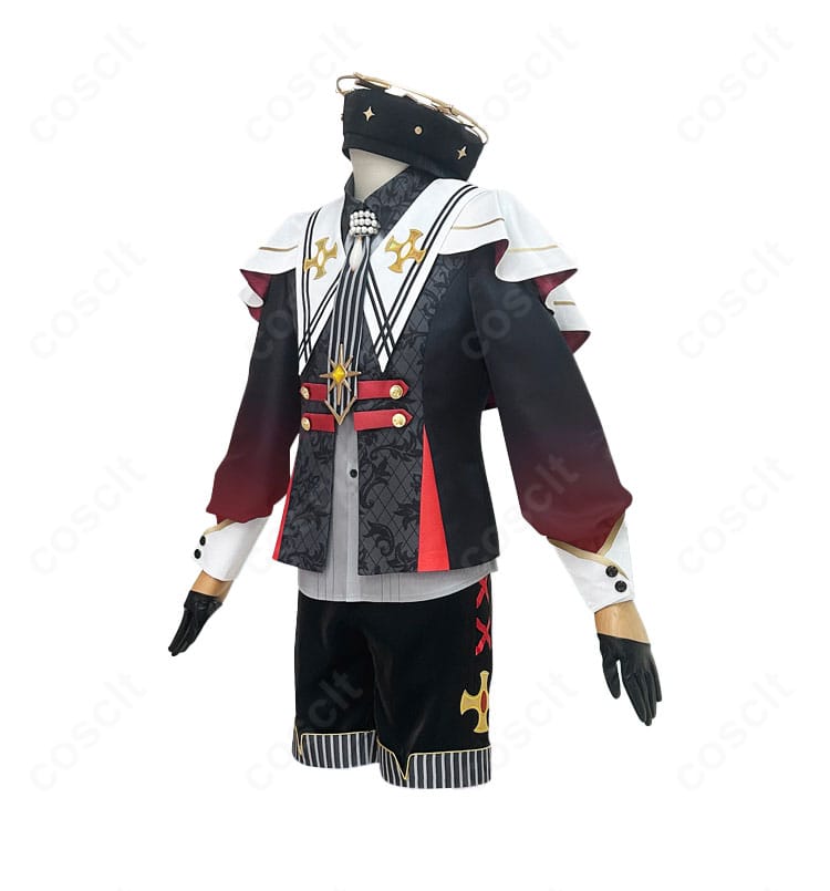 サイドビューで見る礼装コスのラインと装飾。コートのブレードと袖の立体感を確認