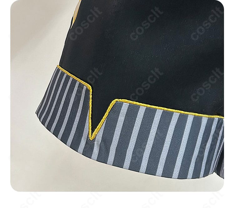 半ズボン脚部の装飾。丈感とエッジの仕上げを確認