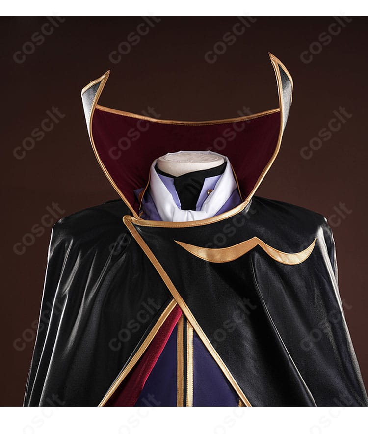 襟元ディテール。立体的なつけ襟とパイピングの仕上げで指揮官らしい風格を演出。