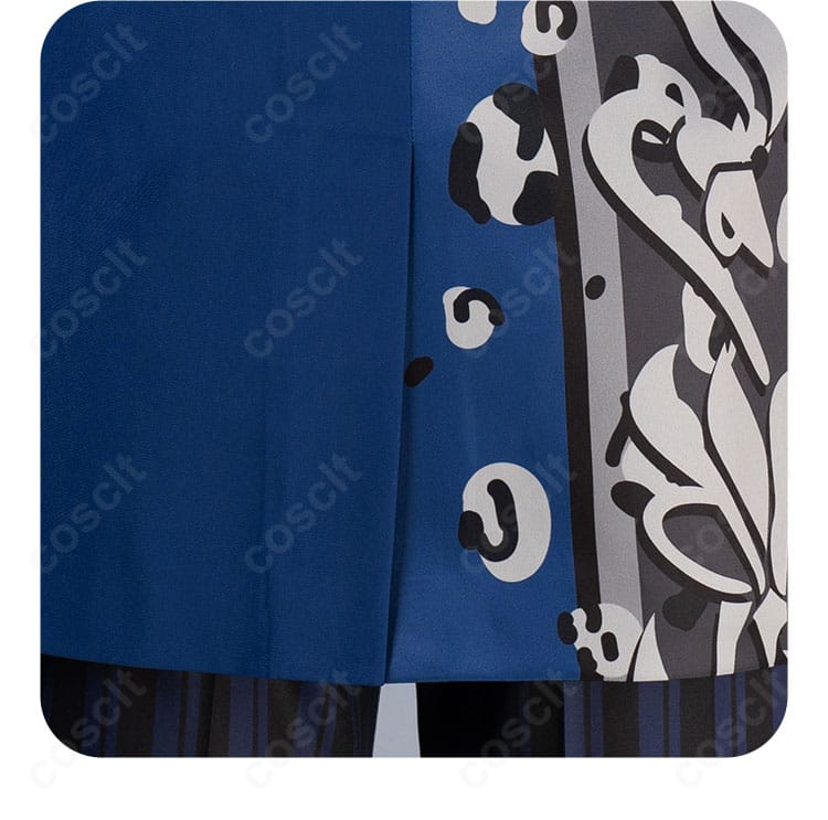 裾装飾のディテール。パイピングとトリムの配色で全体を引き締める意匠。