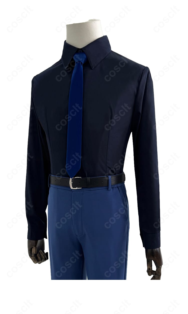 インナーシャツとネクタイのディテール。襟の開きや結び目のバランス、清潔感ある質感を表現。