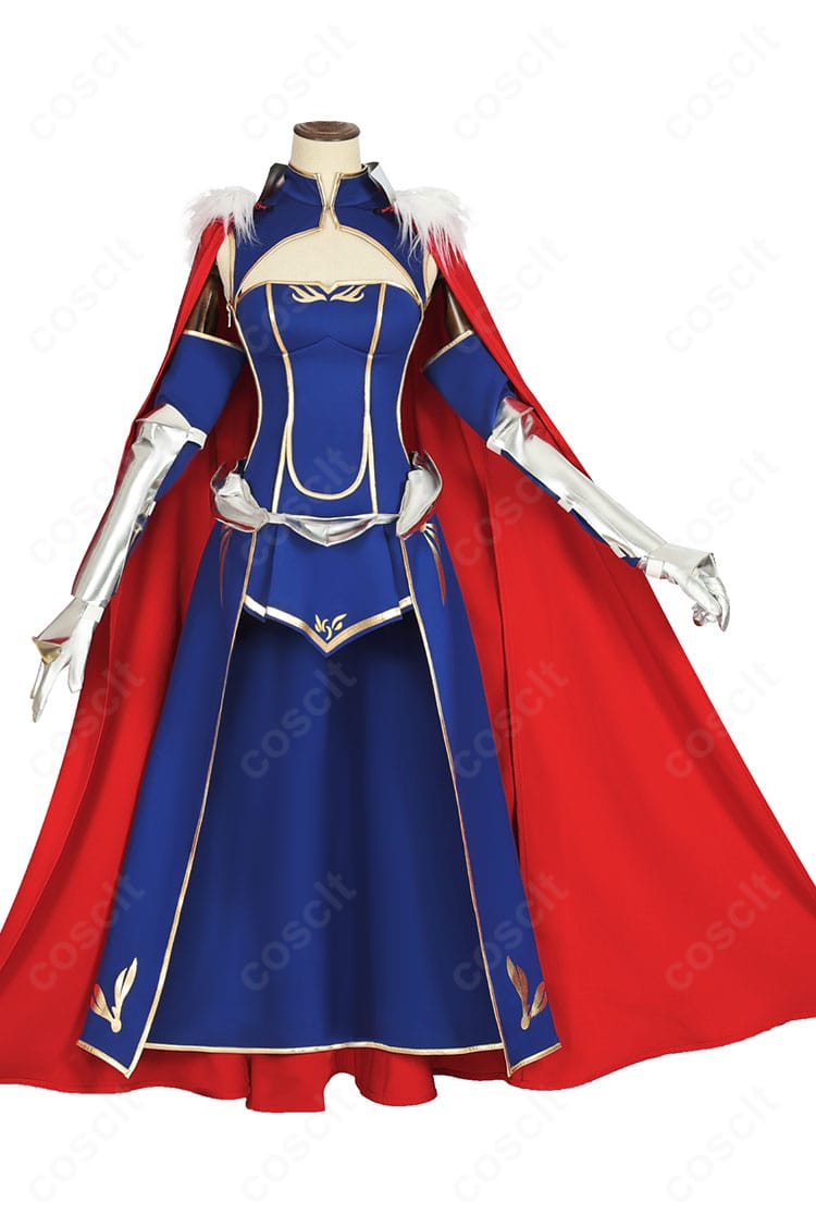 アルトリア・ペンドラゴン（セイバー）衣装の正面写真。胸部アーマーとスカートのラインが際立つ高再現の造形。