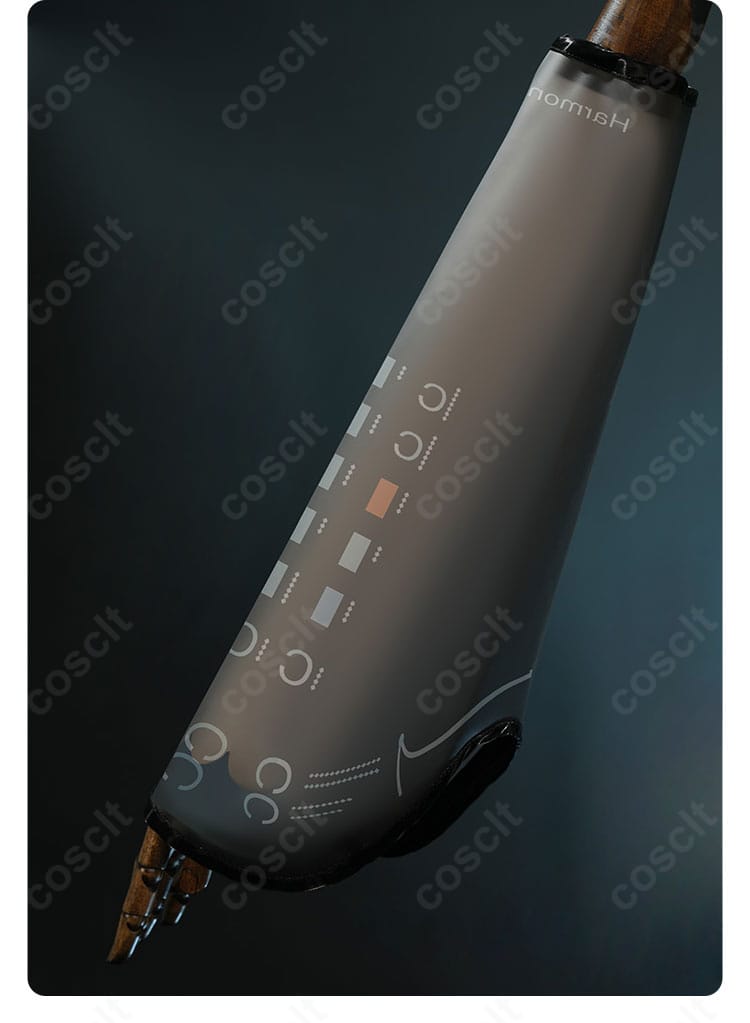 初音ミクNT版コスプレ衣装の袖ディテール。袖口の装飾とカッティングを確認できるクローズアップ。