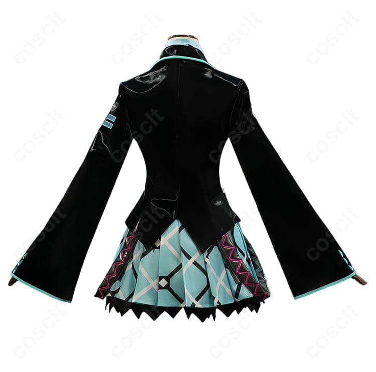 初音ミク ifコスの背面。背中の切り替えと裾の広がり、背面装飾の配置が見えるバックショット。