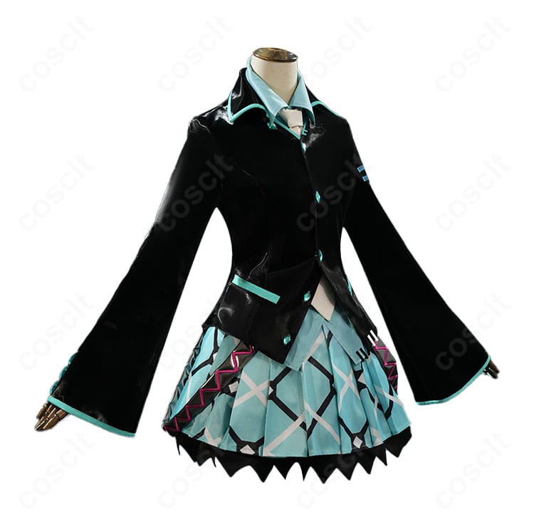 初音ミク ifコスの側面。コートのシルエットとスカートのボリューム、腰飾りの位置関係を確認。